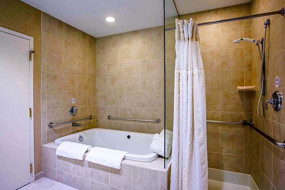 Hilton Garden Inn Milwaukee Northwest Conference Center