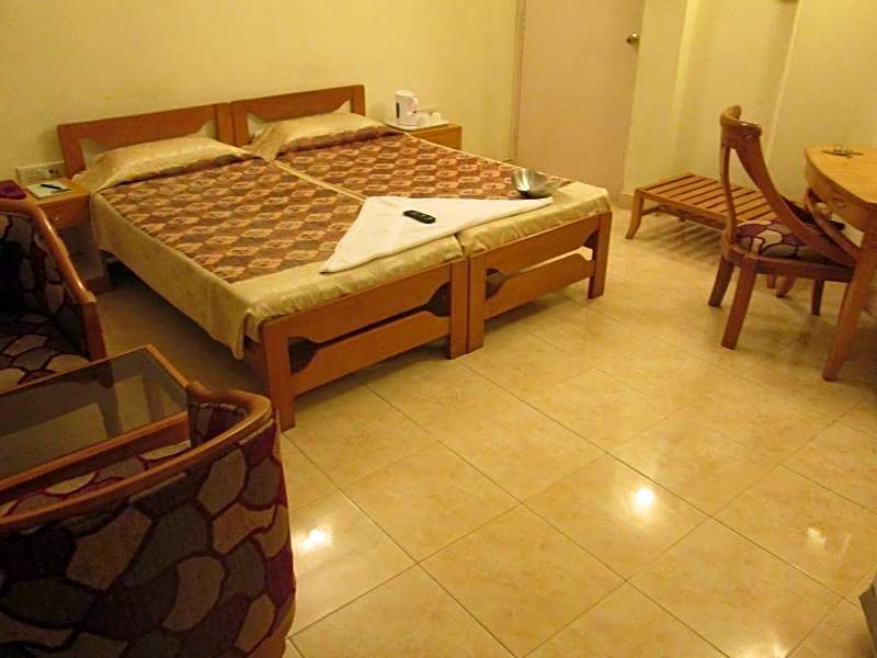 Hotel Manhattan – Chennai, IL