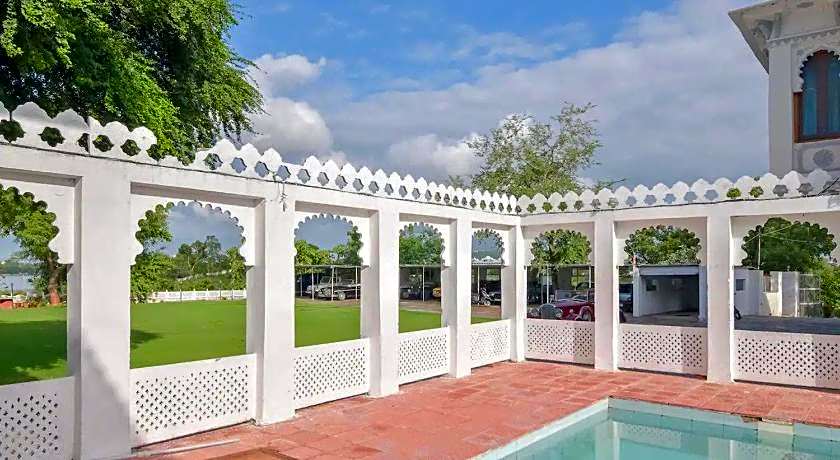 Devendragarh - A Boutique Lake Facing Guest House On Lake Fateh Sagar