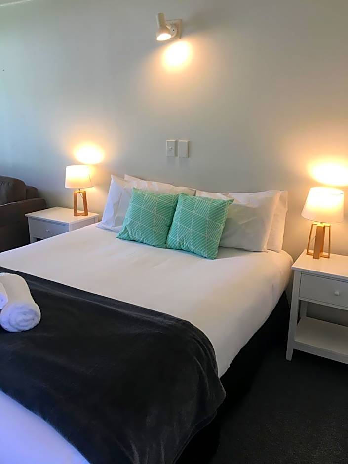 Fairway Motel & Apartments