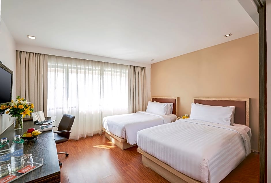 Narai Hotel (SHA Extra Plus)