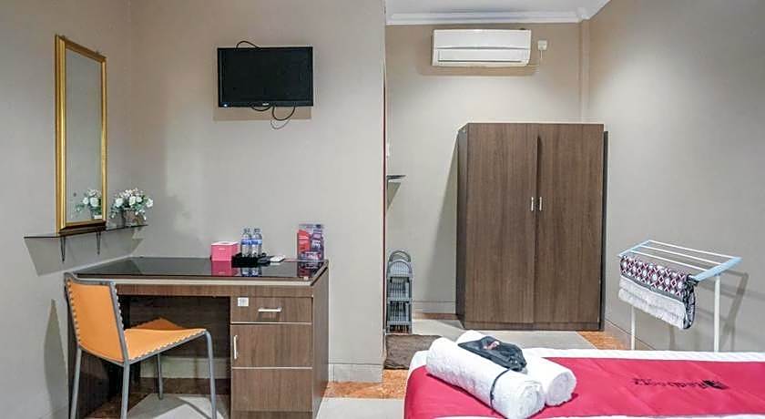 RedDoorz Syariah near Jamtos Jambi 2