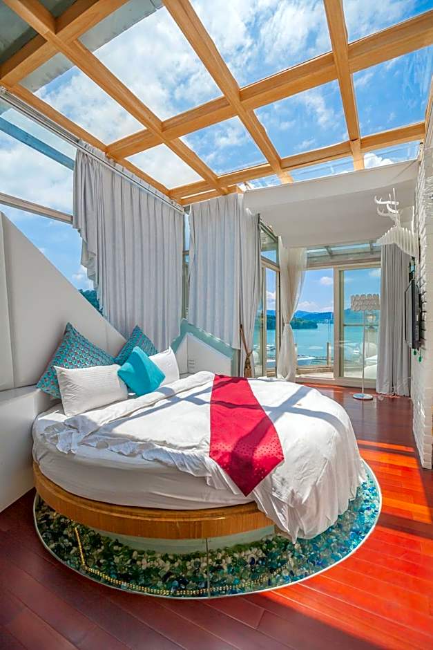 Shuian Lakeside Hotel