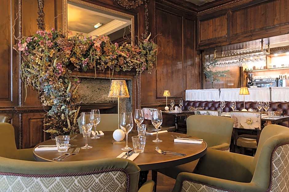 The White Hart - A Heartwood Inn