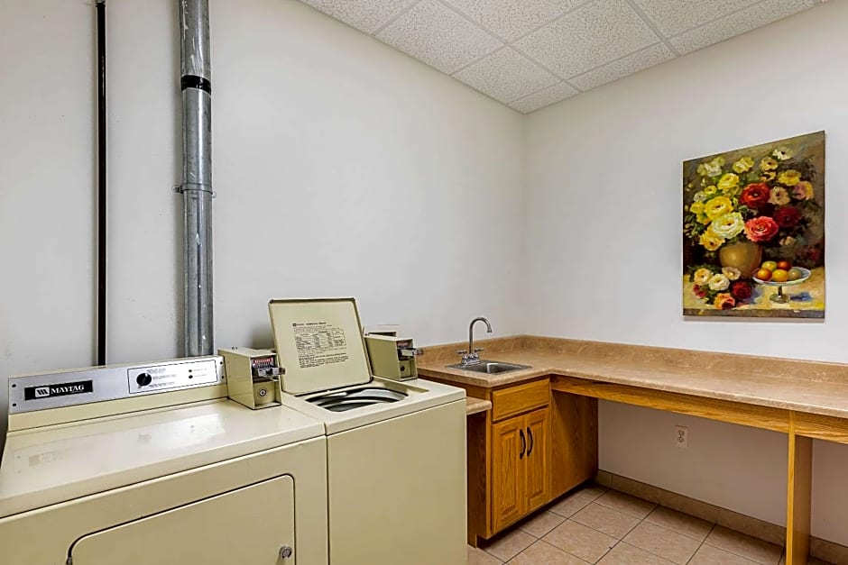 Quality Inn & Suites Coldwater near I-69