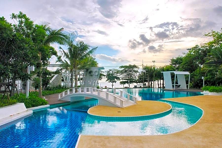 Lumpini Parkbeach Pattaya Pool View