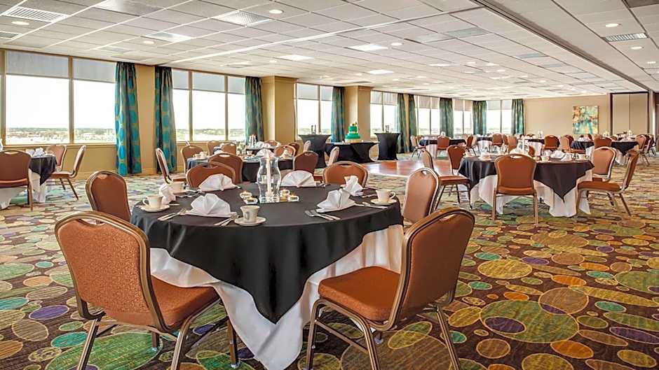 Holiday Inn Hotel & Suites Overland Park-West By IHG