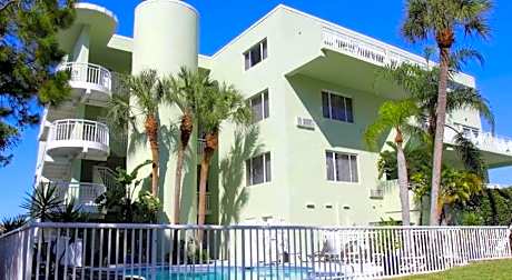 Chart House Suites and Marina