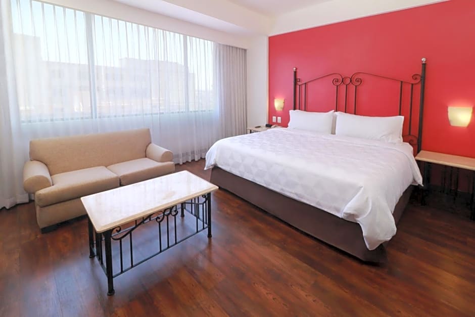 Holiday Inn & Suites Guadalajara Centro Historico By IHG