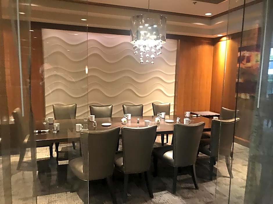 Best Western Premier Chateau Granville Hotel & Suites & Conference Centre
