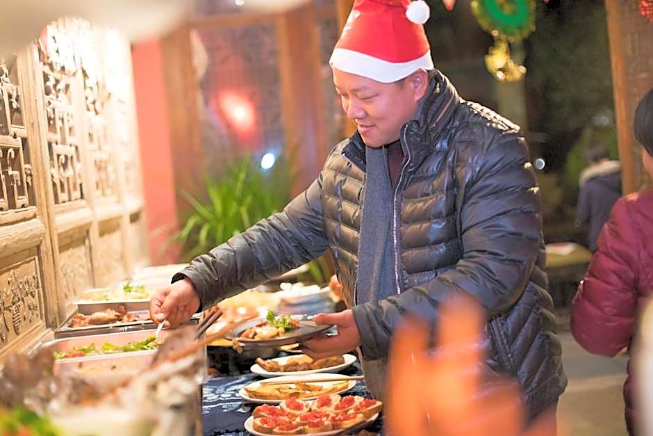 Yangshuo Tea Cozy--one way Free pick up from airport or TS 4 nights