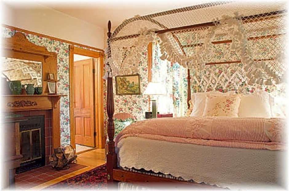White Lace Inn
