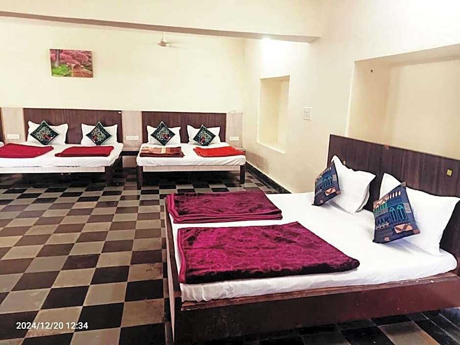 Hotel SSR Palace Mount Abu