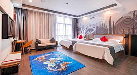 Thank Inn Guizhou Bijie Qianxi County High-Speed Railway Station