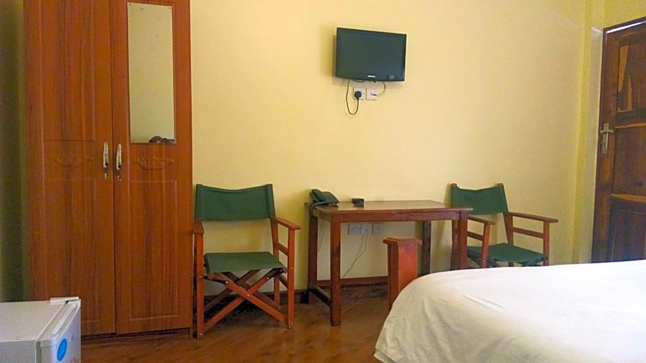 Bright Star Hotel & Safaris