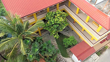 Speed 8 Inn Moalboal