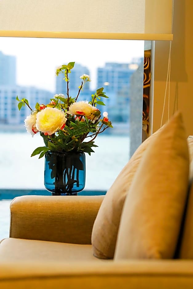 SeaLoft Villas