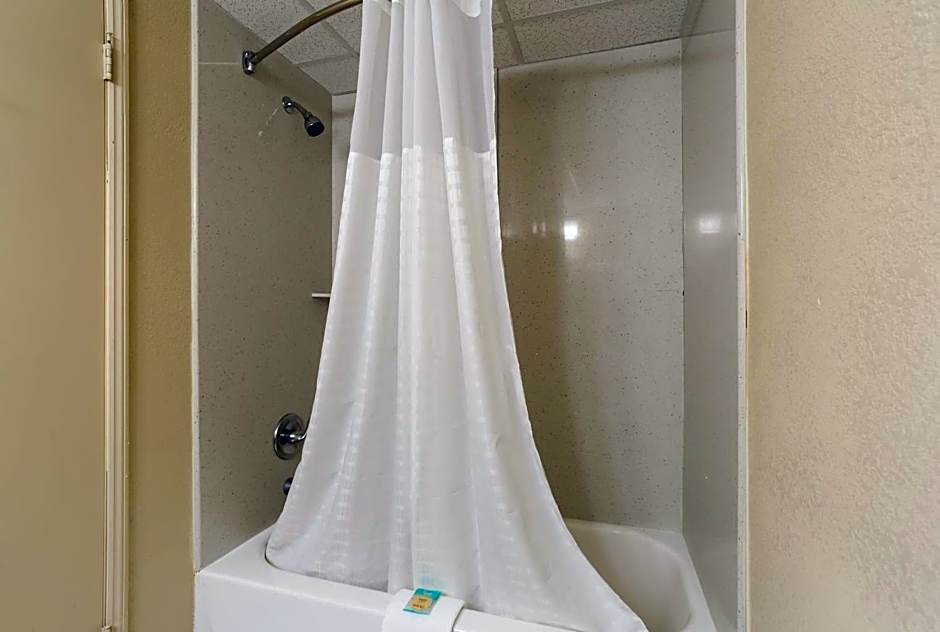 Eisenhower Hotel and Conference Center