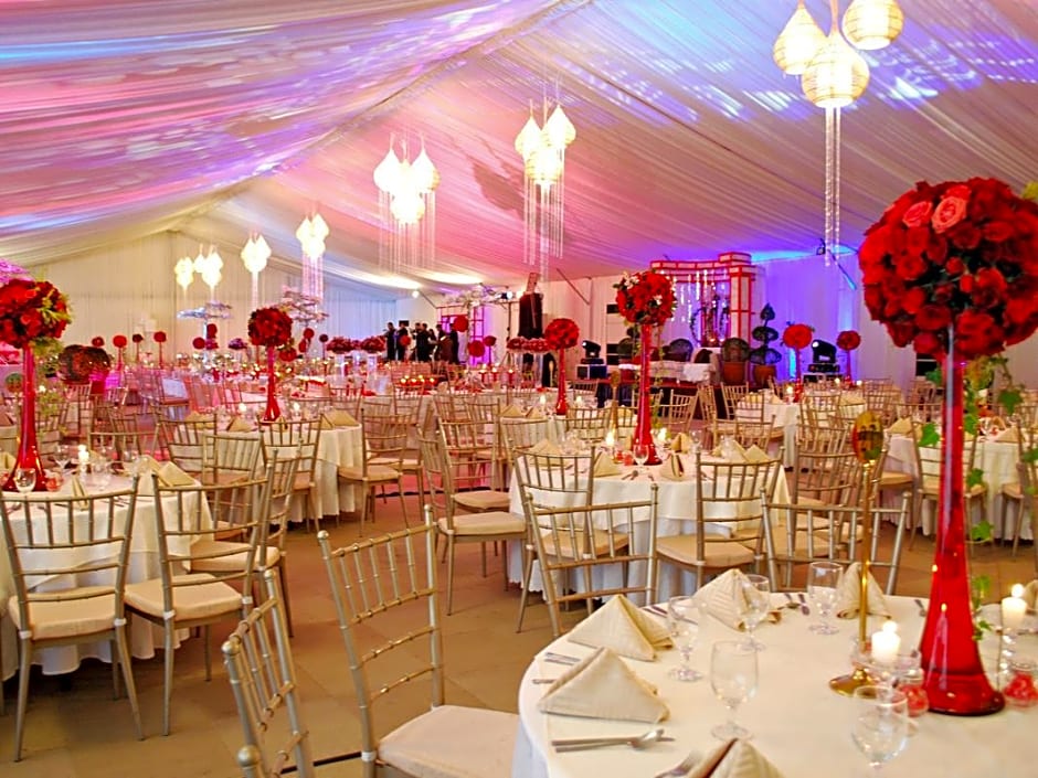 The Avenue Plaza Hotel