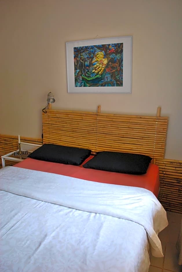 Amber Lagoon Eco Retreat - Chalets, Rooms and Glamping