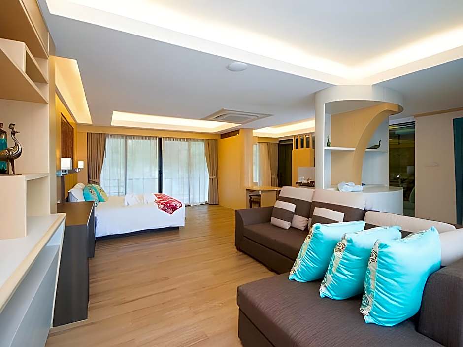 Phi Phi Nice Beach Hotel Hip