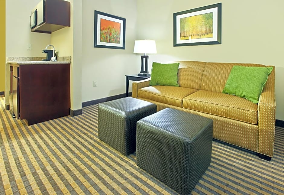 Holiday Inn Express & Suites Maumelle, an IHG Hotel