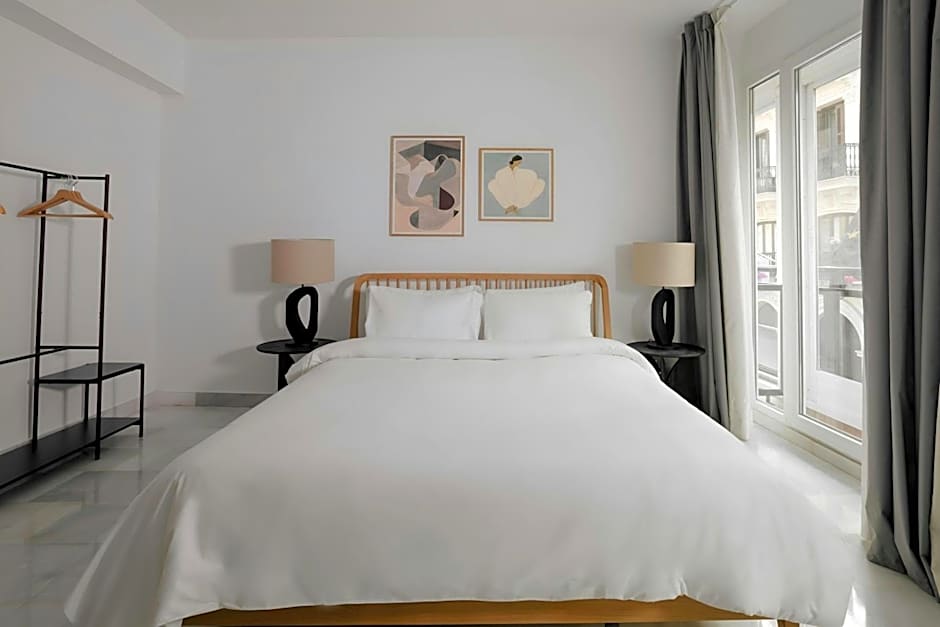 Sonder Santa Ana – Madrid, NC