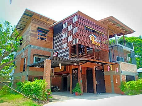 Baan9Nan Guest Home in Nan City