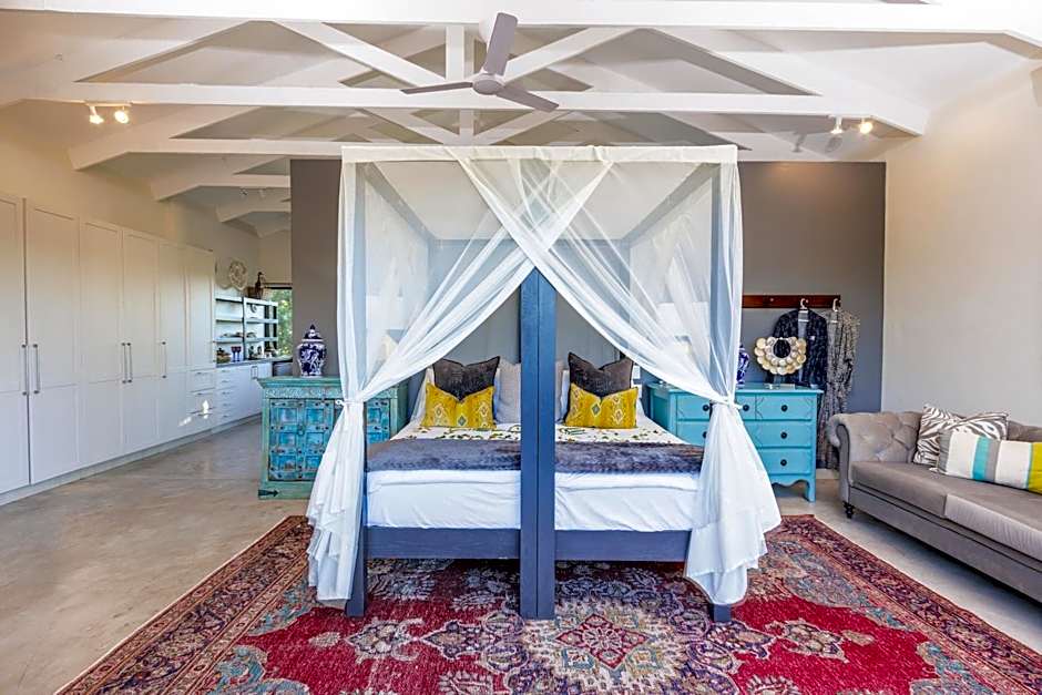 Safari Moon Luxury Bush Lodge