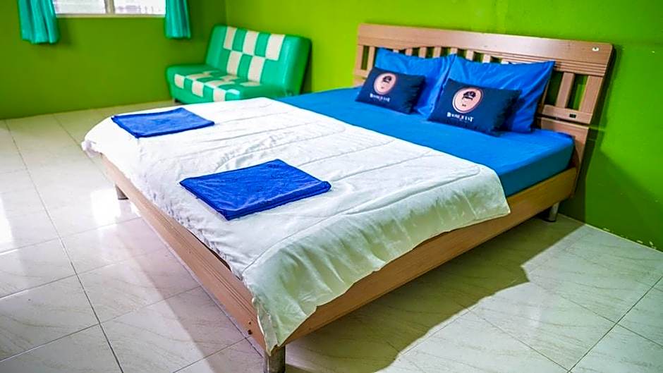 RoomQuest Amphawa VaylaSamran