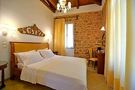 Deluxe Double Room with Balcony and Sea View