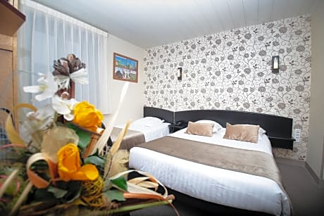 Superior Double Room (1 Double Bed and 1 Twin Bed)