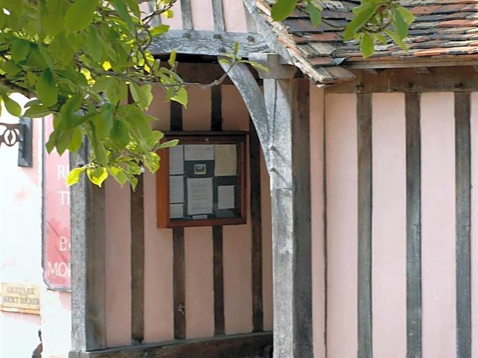 The Red Lion Hinxton