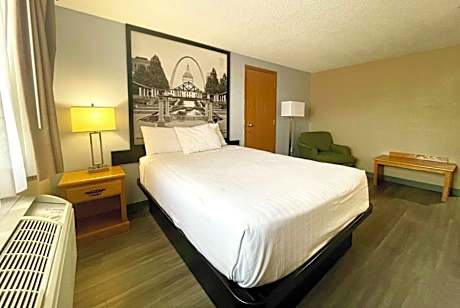 Queen Room - Non-Smoking