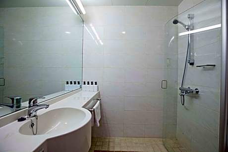 Superior Queen Balcony