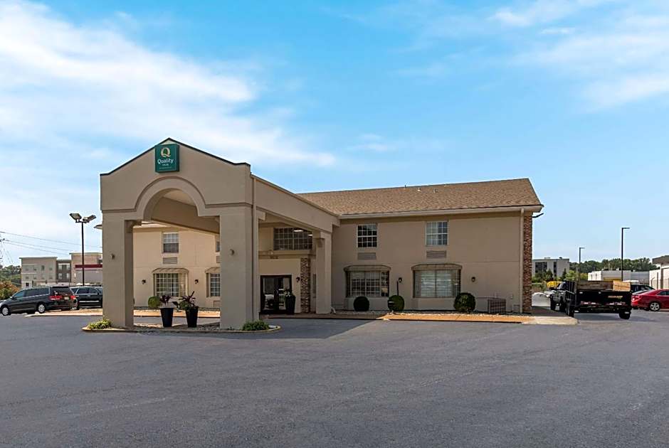 Quality Inn Saint Louis Airport