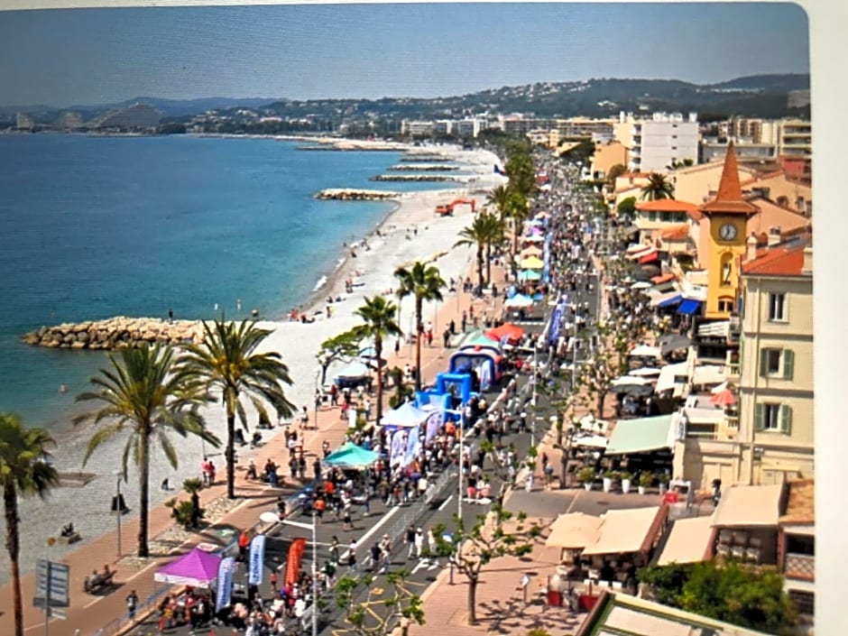 Villa C3 Arthur Rimbaub chambre d¿hôte piscine proche mer plage 600m