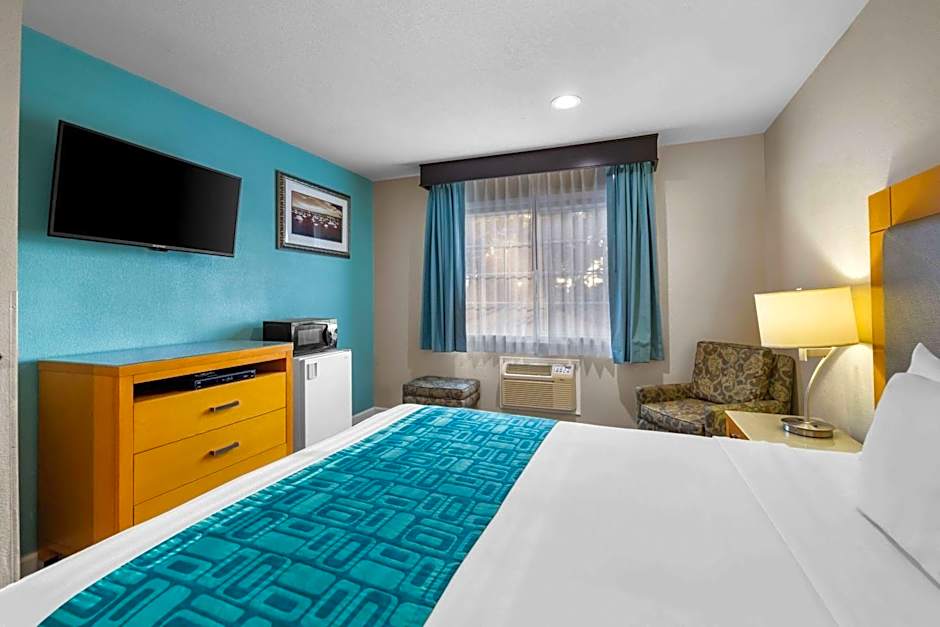 Howard Johnson by Wyndham Santa Cruz