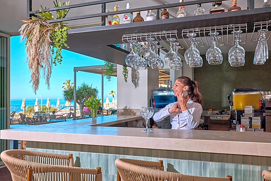 Universal Hotel Romantica