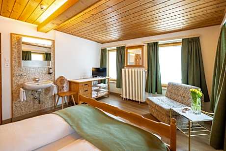 Double Room with Shared Toilet