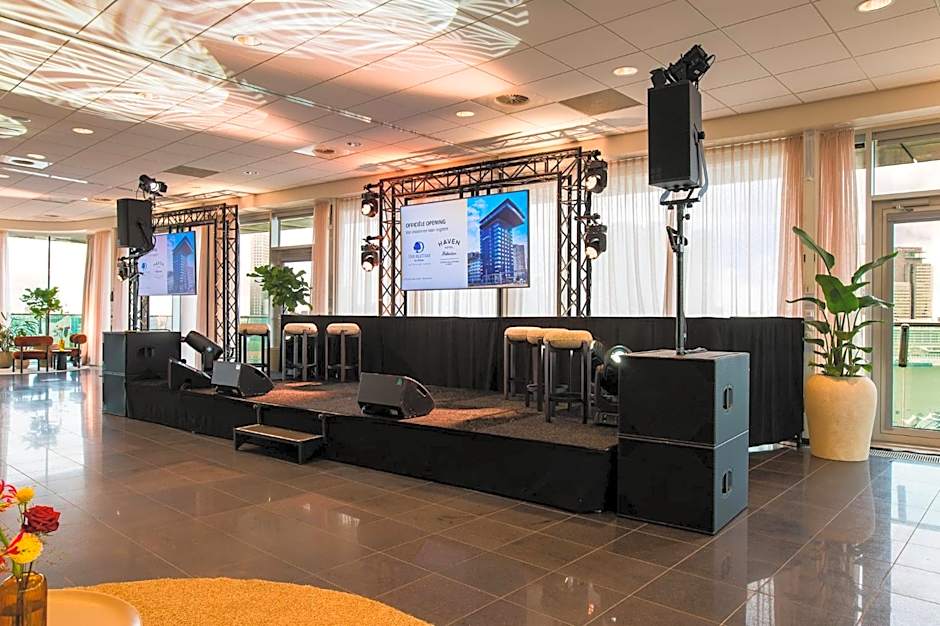 DoubleTree by Hilton Rotterdam Centre