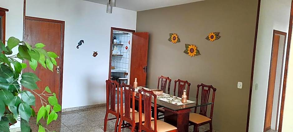 Apartamento BEIRA MAR VISTA TOTAL - SENSAÇÃO DE CASA TÉRREA A BEIRA MAR - COZINHA EQUIPADA -AIR FRYER -ÁREA DE CHURRASCO PRIVATIVA- TVS SMART- DISNEY PLUS E OUTROS-PRAIA IDEAL PARA CRIANÇAS-PET FRIENDLY-KIT PRAIA 4 PESSOAS