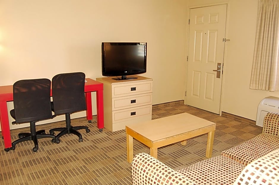 Extended Stay America Suites - Greensboro - Wendover Ave. - Big Tree Way