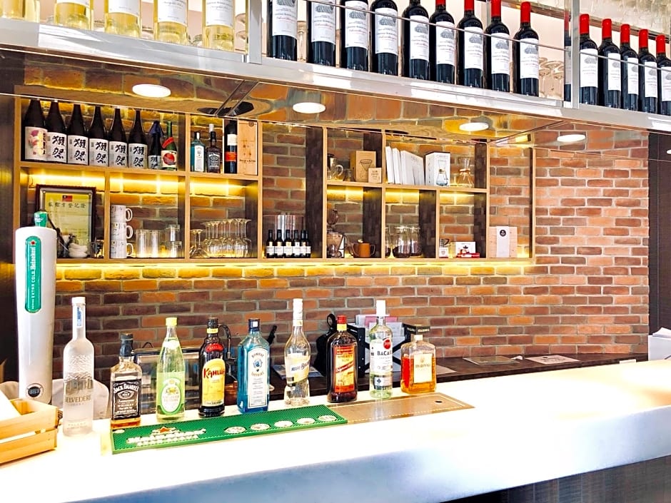 Single Inn - Kaohsiung Station