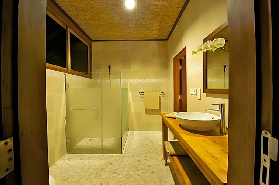 Three Monkeys Villas