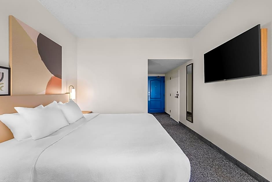 Spark by Hilton Green Bay