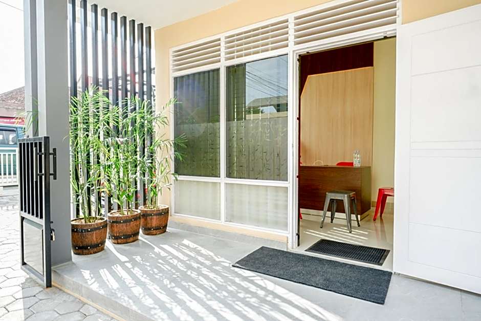 RedDoorz near Gejayan 3