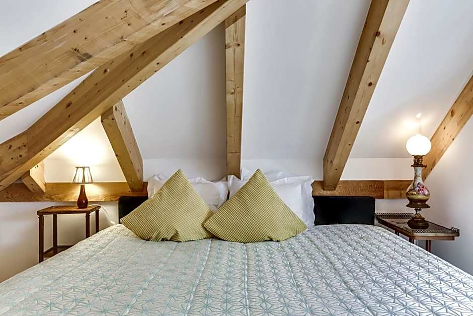 LUXa Charm House by LovelyStay