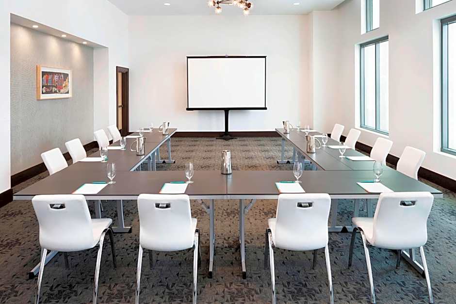 Le Meridien Columbus, The Joseph