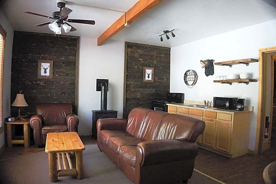 Shaver Lake Village Hotel